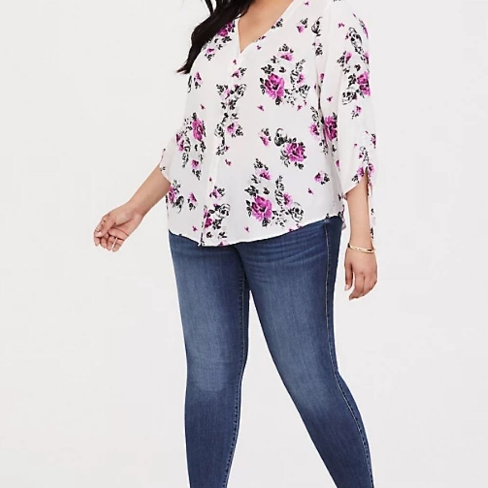 TORRID Size large v-neck tie -up longsleeve sheer floral Skull detail blouse - Picture 3 of 14